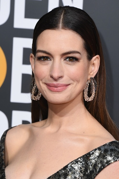 Transformasi Penampilan Anne Hathaway
