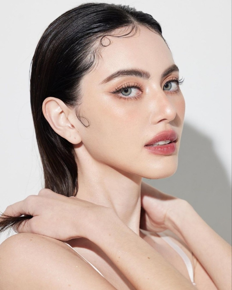 Pesona Davika Hoorne
