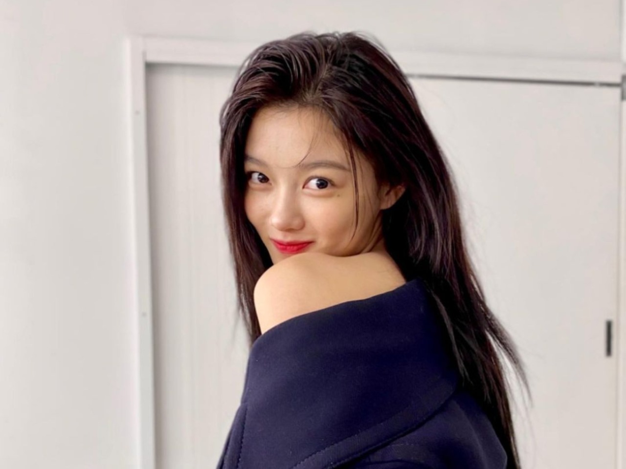 Curi Perhatian di Drama 'Lovers of The Red Sky', Ini Rahasia Kecantikan dan Produk Andalan Kim Yoo Jung - Beauty Journal