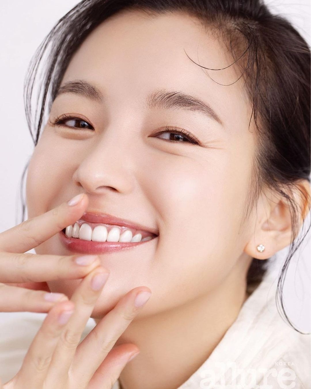 Pesona Kecantikan Han Hyo-joo