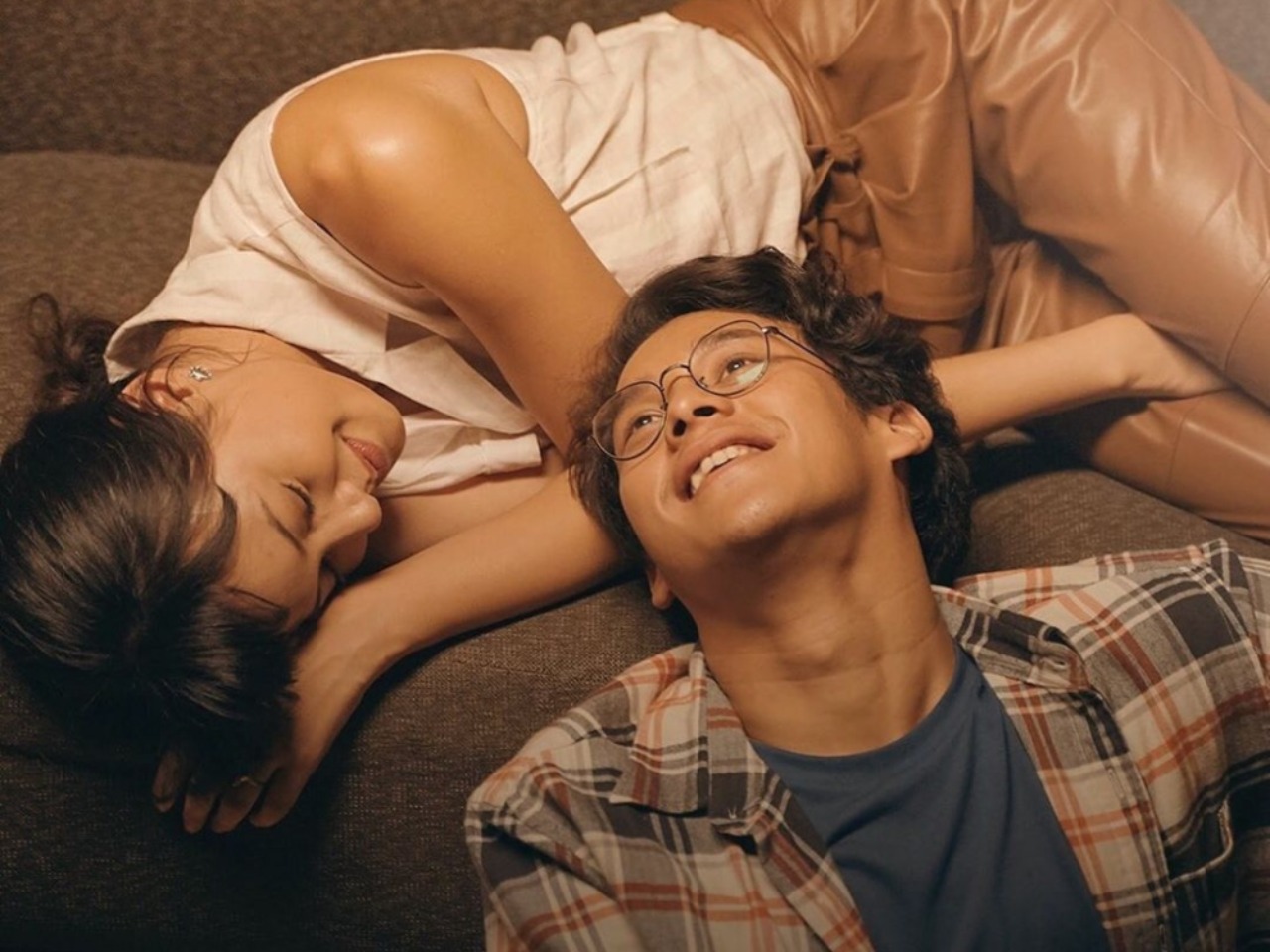 A toxic relationship фильм. So interesting мем. Хейли рид сестра. Couldn t tell. Couldn t tell.