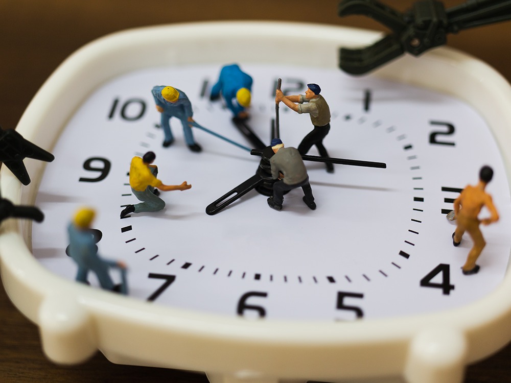 Netizen Ramai Bahas Isu Overworking Perhatikan 6 Hal Ini Sebelum Tanda Tangan Kontrak Beauty Journal