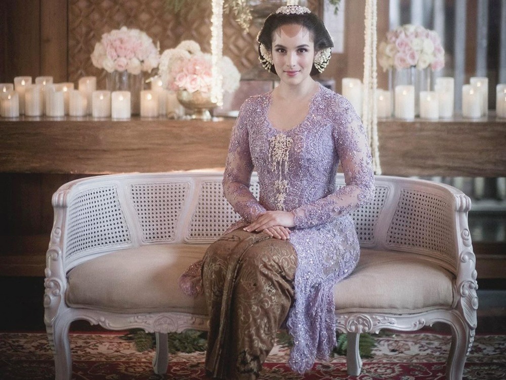 makna-upacara-siraman-adat-jawa-yang-dlakukan-chelsea-islan