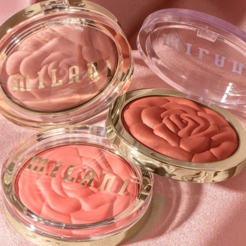 Blush On Berbentuk Mawar