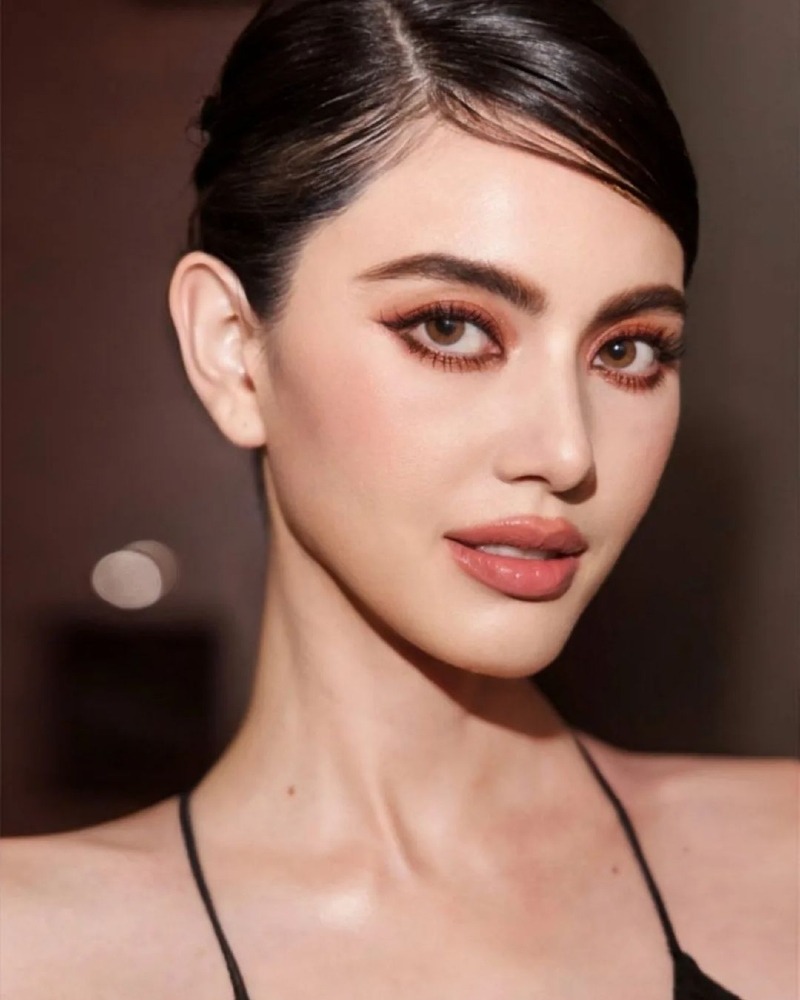 Pesona Davika Hoorne