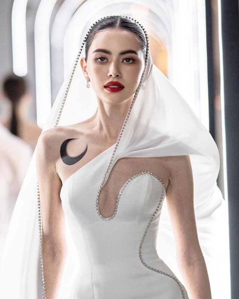 Pesona Davika Hoorne