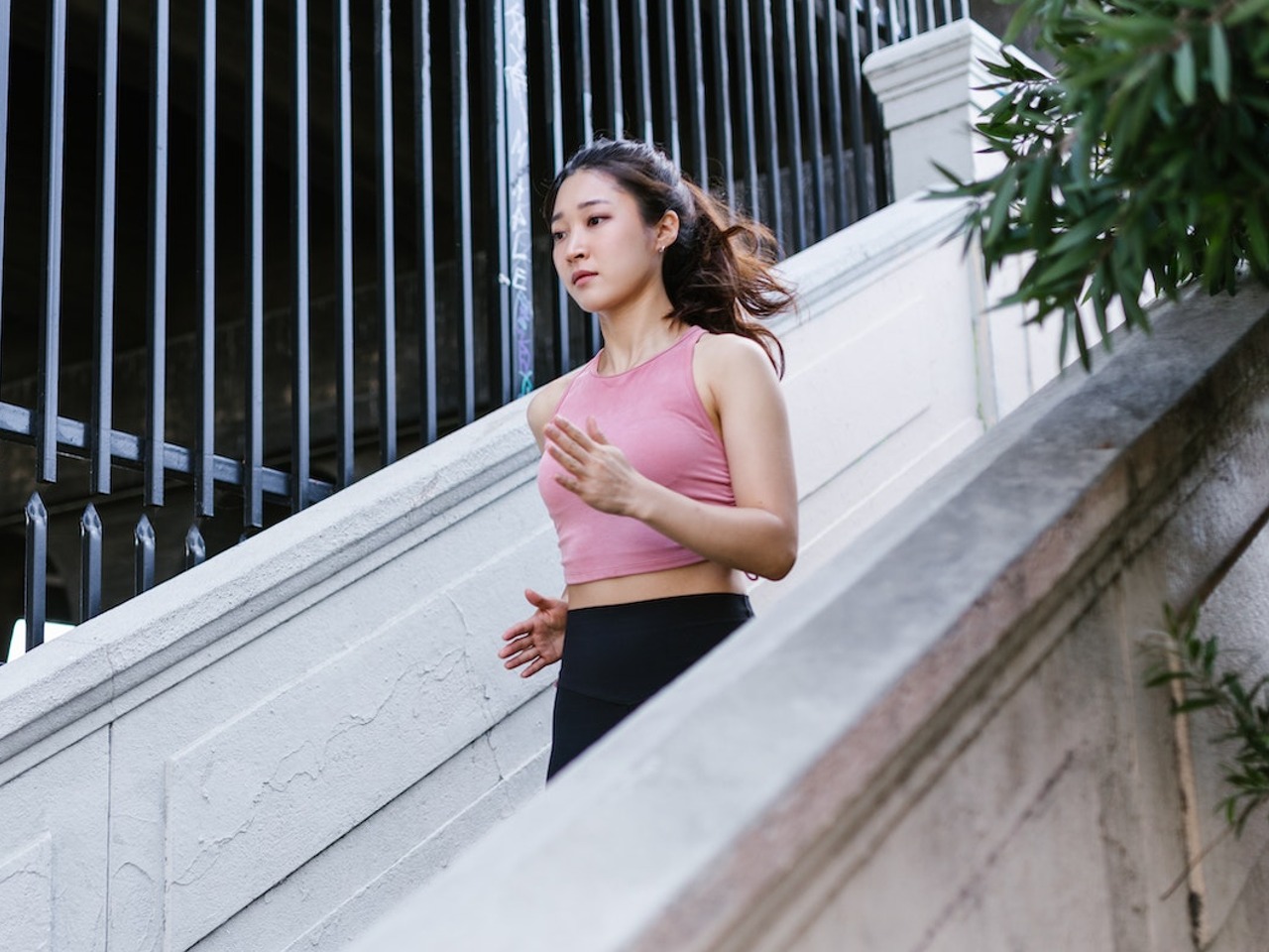 Silent walking. The silent force. Прогулка пятиминутная. Circle of silence группа. Walking.