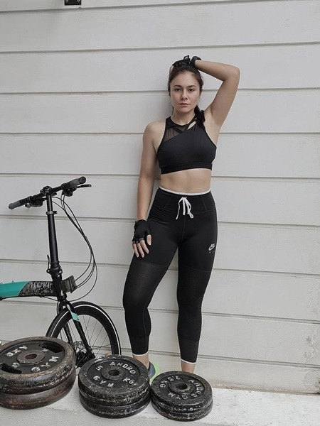 Wulan Guritno Saat Workout