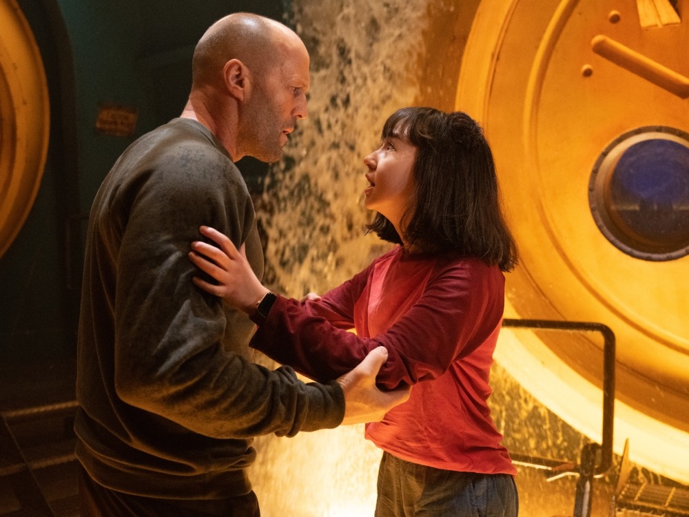 review-film-meg-2-the-trench