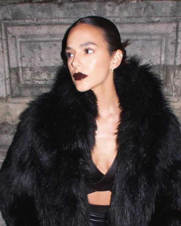 Penampilan Bruna Marquezine Pemain Film \'Blue Beetle\'