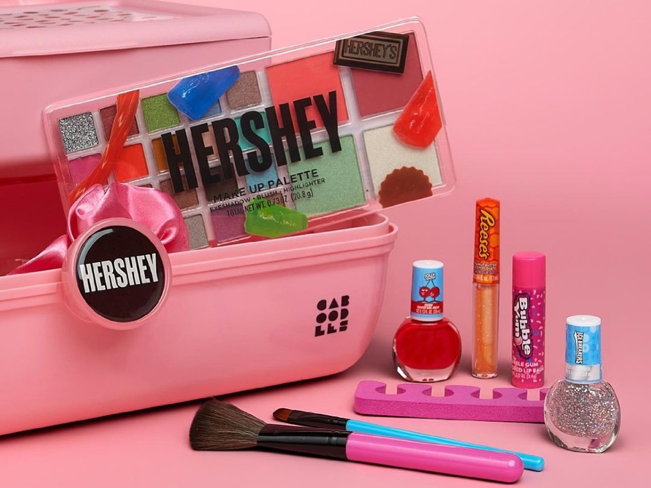 Intip Koleksi Makeup Terbaru Bertema Hershey, Sour Patch Kids, dan
